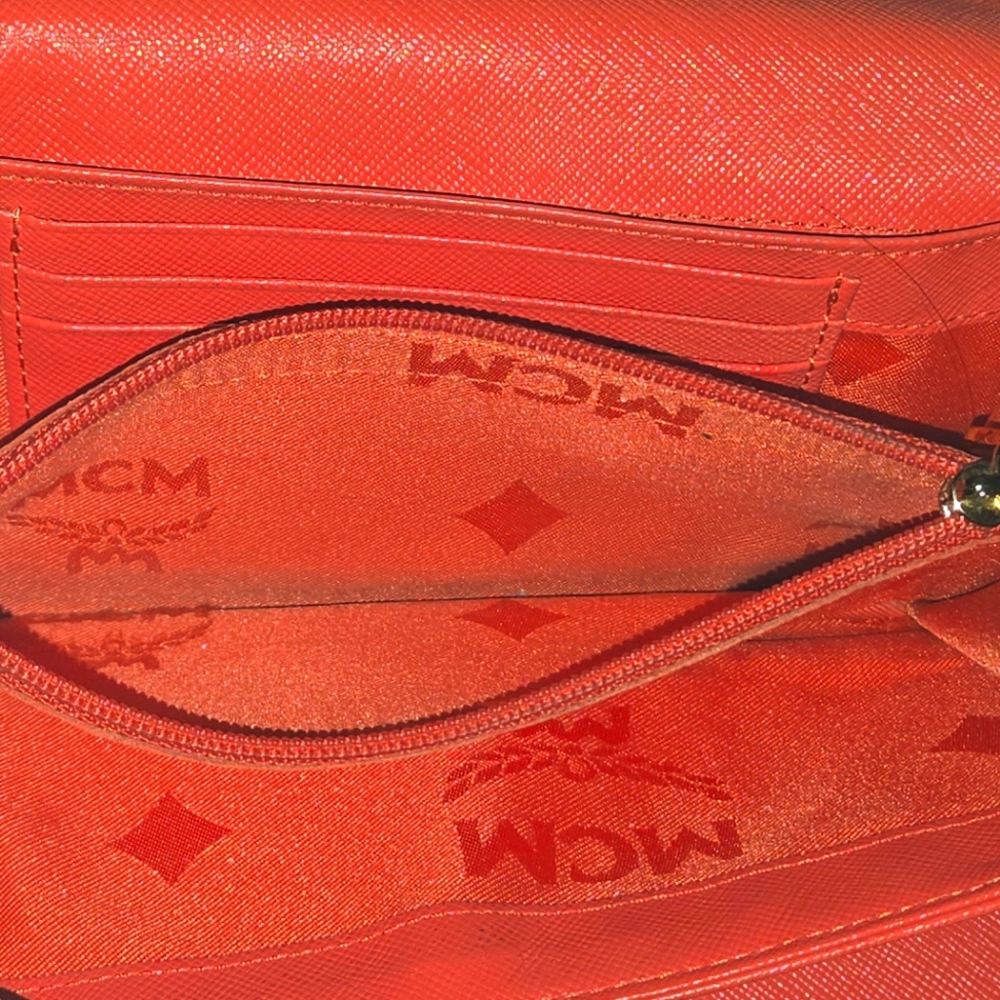 MCM Long Wallet - Picture 9 of 11